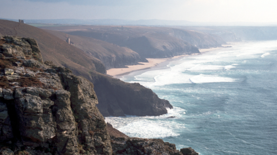 places to visit in cornwall with family